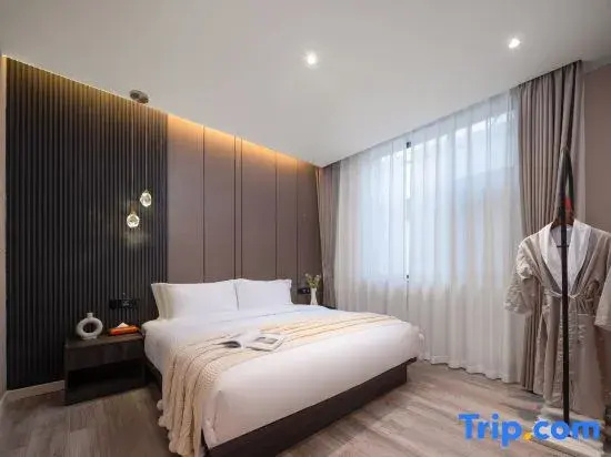 2 Bedrooms Suite