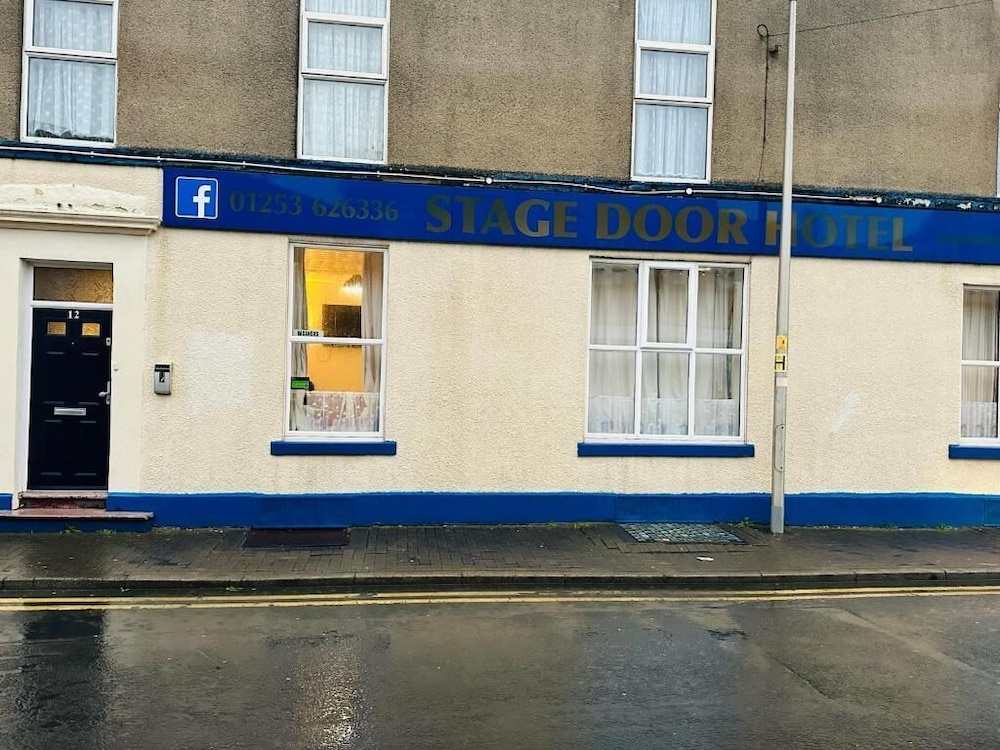 The stage door hotel
