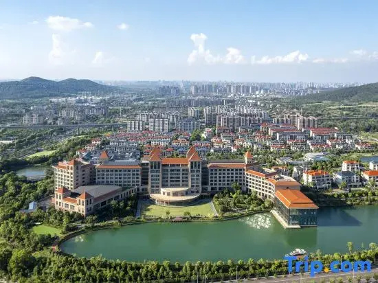 Crowne Plaza XIANGYANG FUCHUN LAKESIDE by IHG
