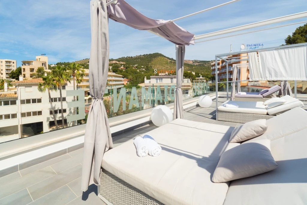 Balcony & Terrace