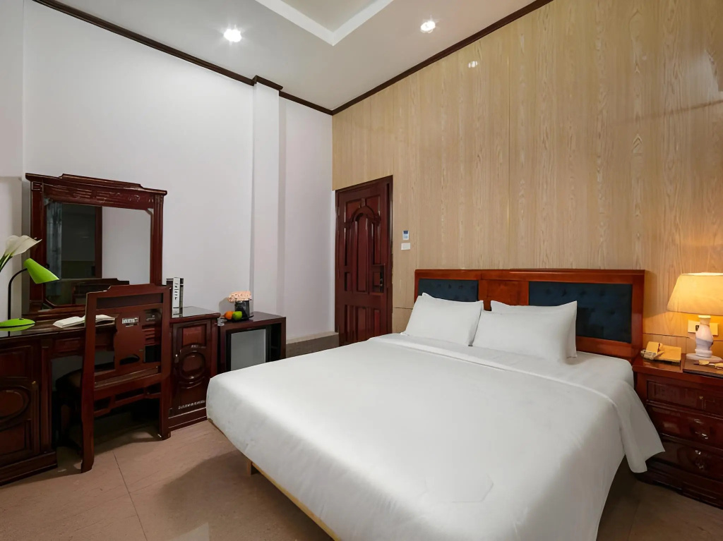 Отель Little Diamond Hotel в Ханое