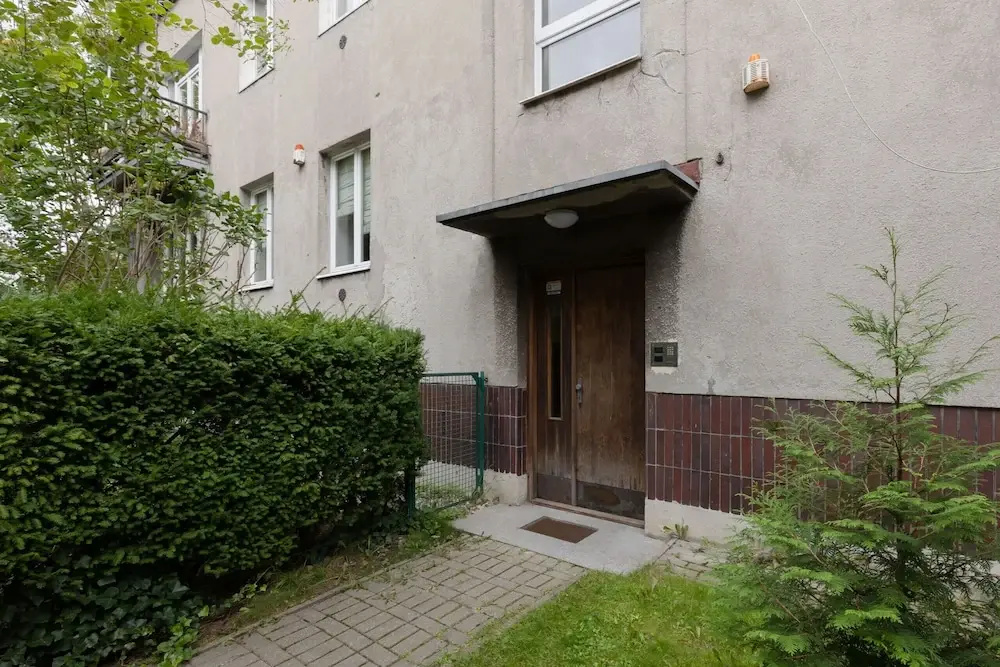 Studio Warsaw Miączyńska by Renters