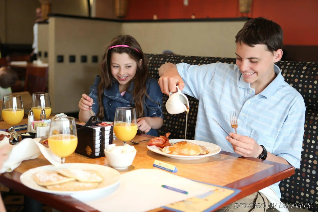 Holiday Inn Grand Rapids Airport by IHG - фото 27