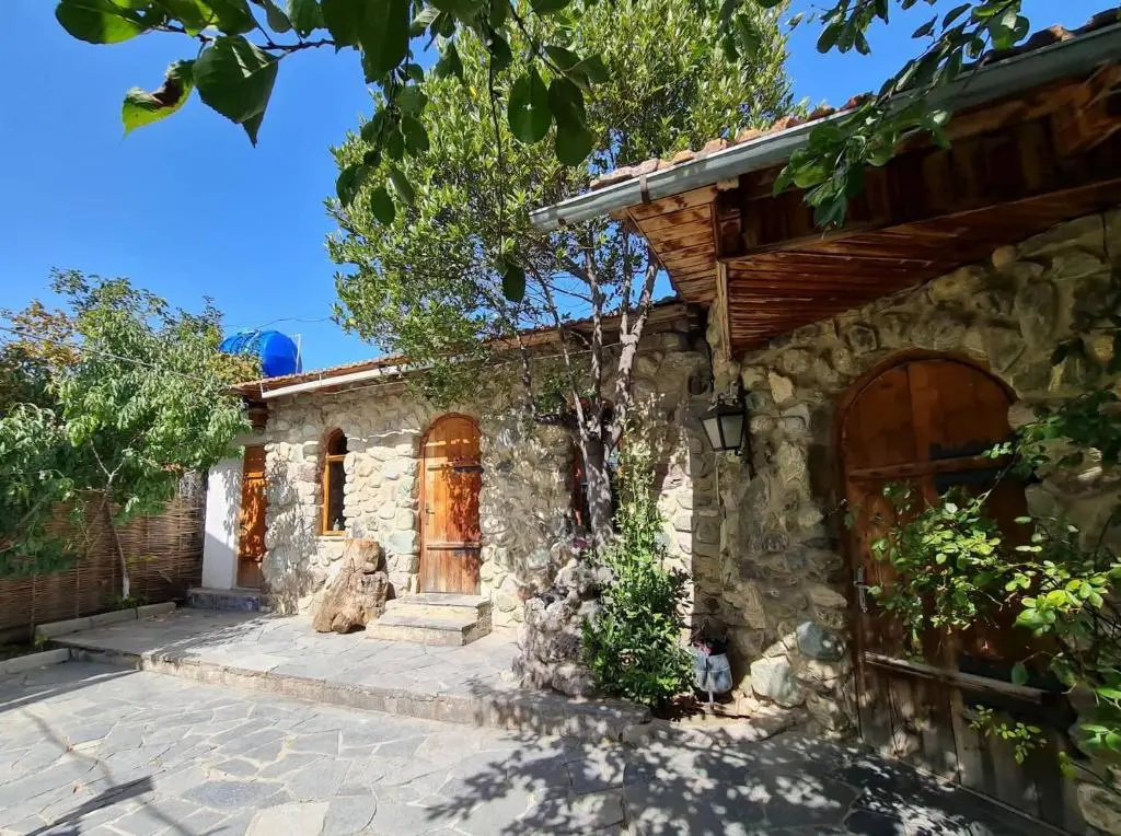 Отель Safari House Tbilisi - Wine & Family — фото