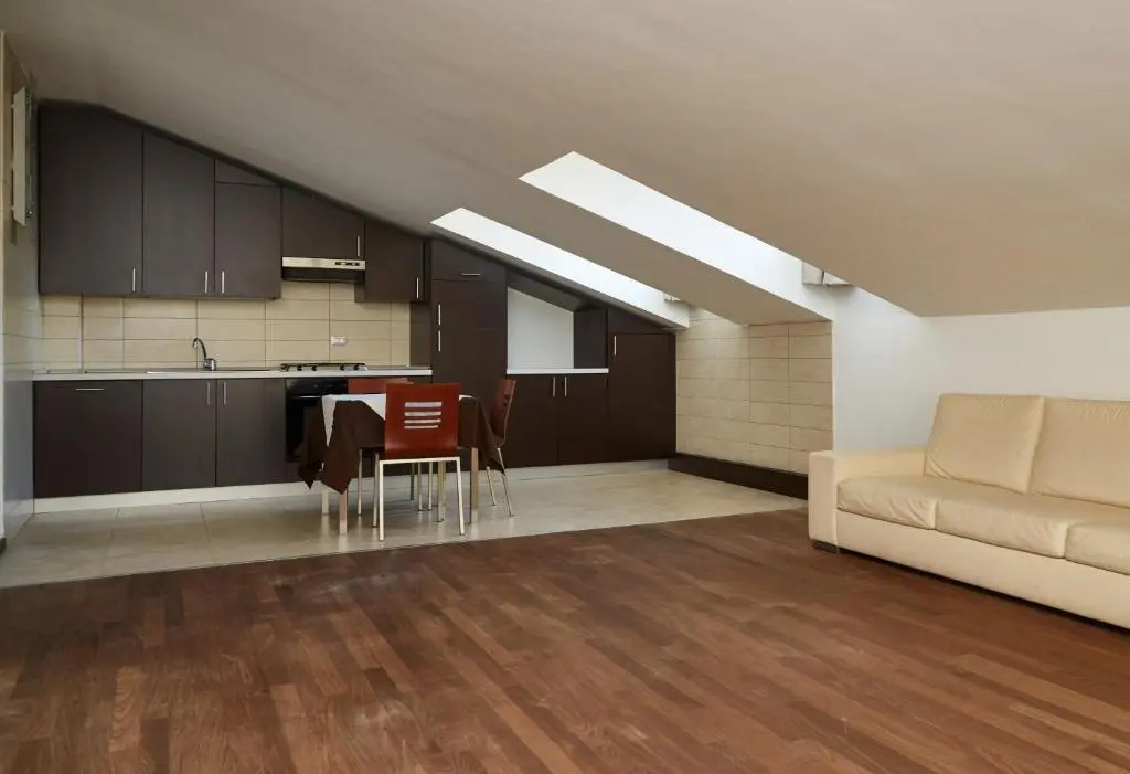 2 Bedrooms Apartment