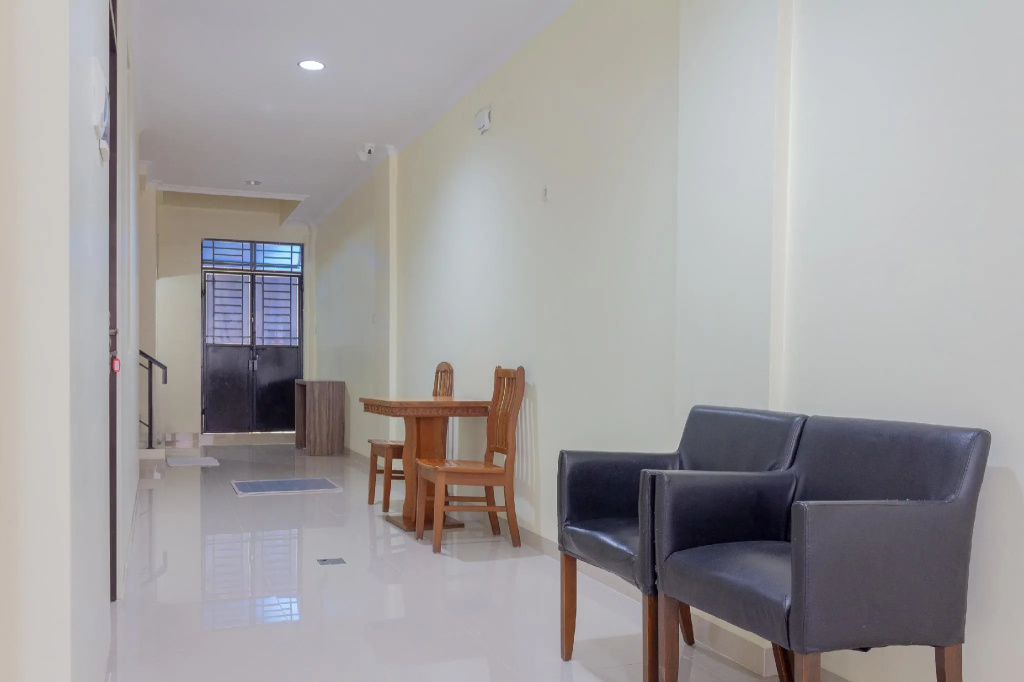 Lobby & Reception