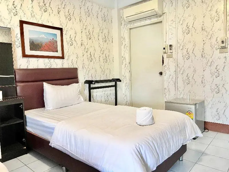 Standard Double room with balcony (twin beds)