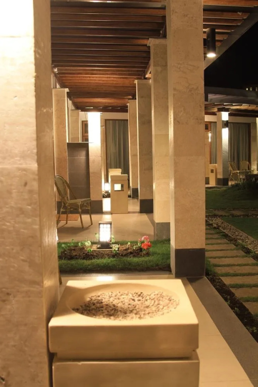 Lobby & Reception
