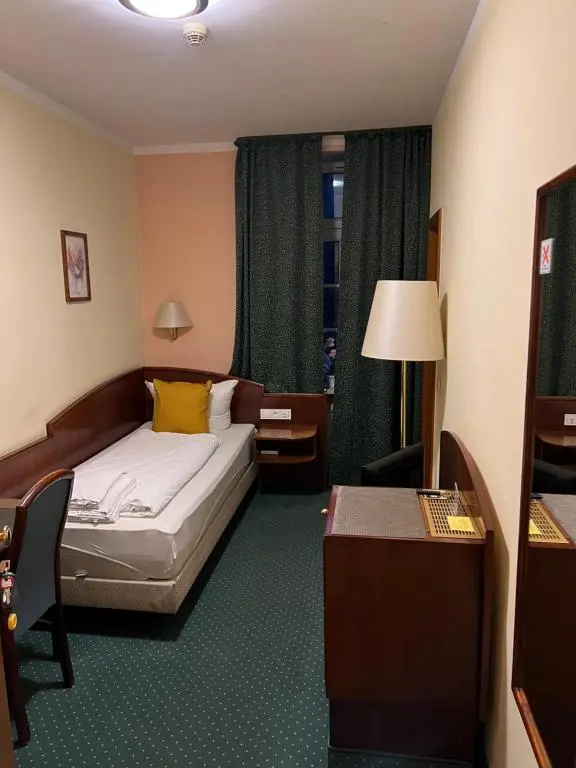 Hotel Am Schloss - Frankfurt An Der Oder - Chambres