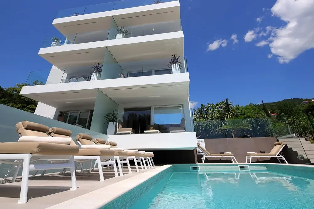 Stylish Apartment 100m from the Beach - фото 13