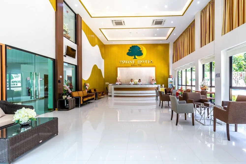 Lobby & Reception