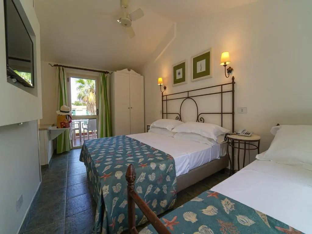 Standard Triple room
