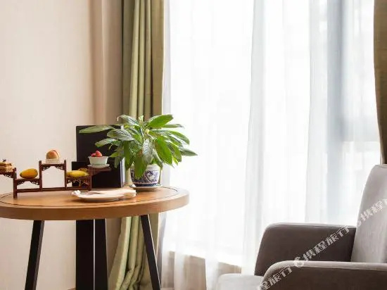 Deluxe Double room with view (full double bed)