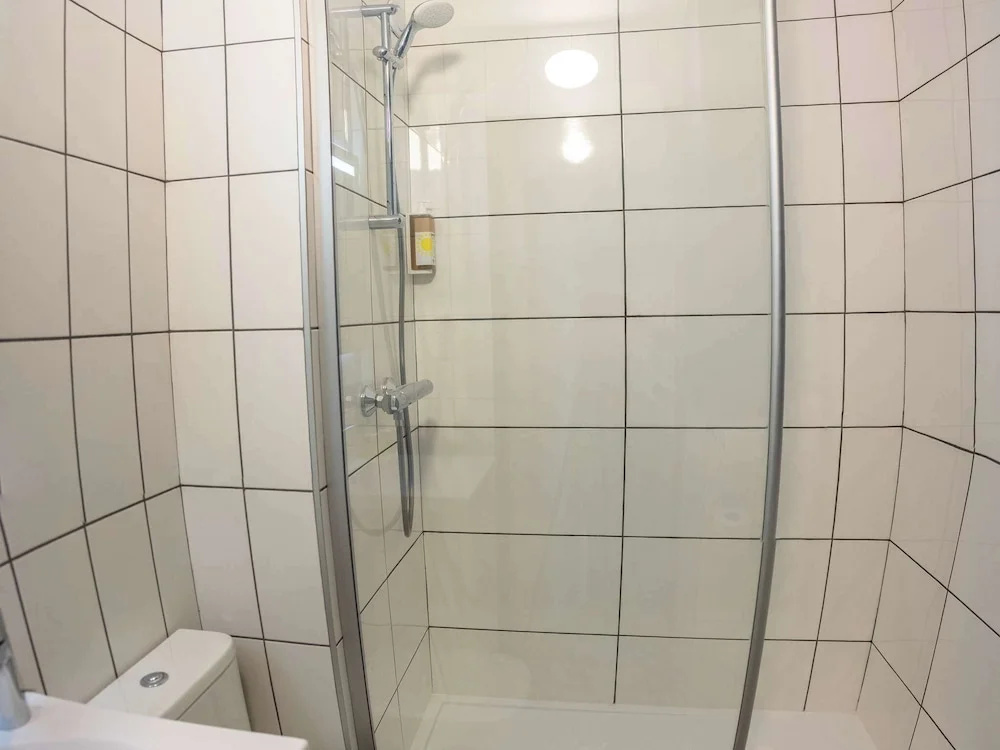 Greet Hotel Montbeliard - Chambres