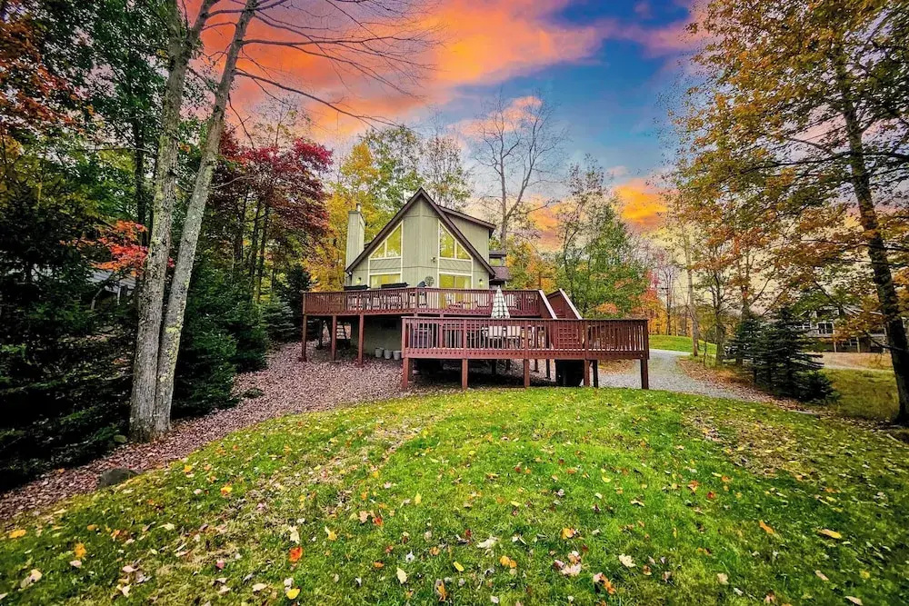 Chalet All Day Avantstay Lakeside, Firepit, Shared Pool