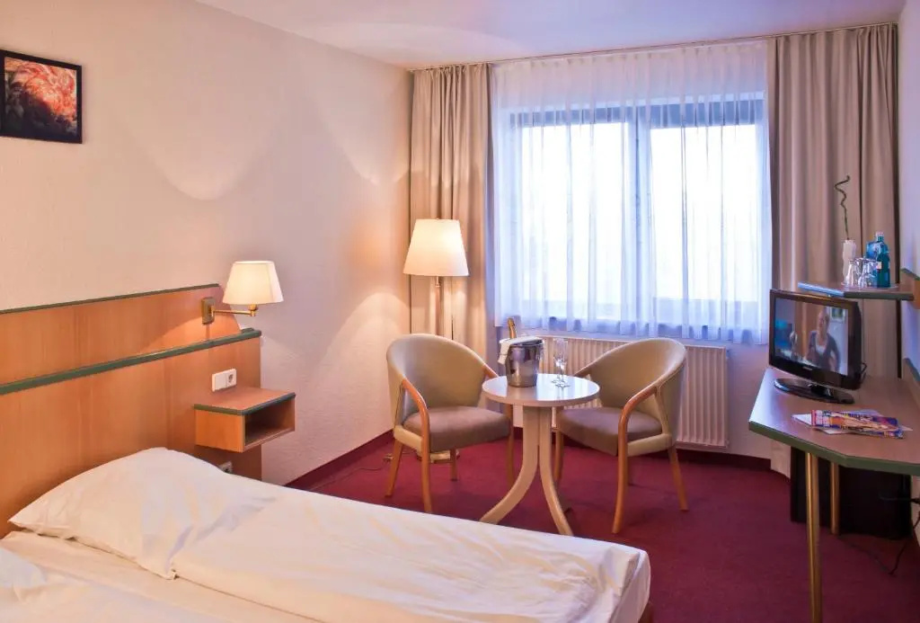 Standard Double room (full double bed)