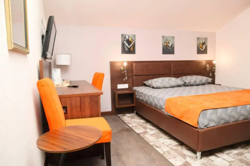 Comfort room