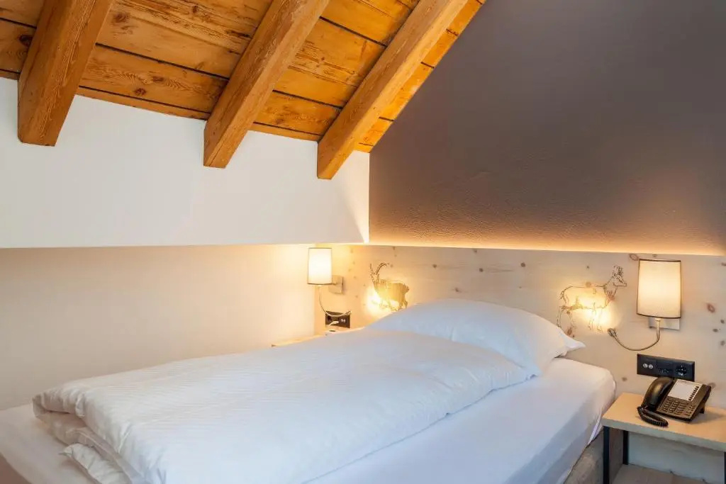 Standard Single room with lake view