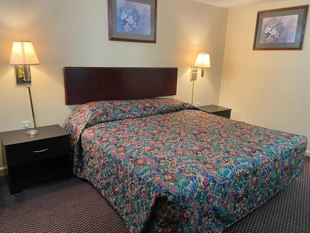 Standard Double room (full double bed)