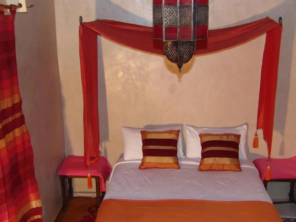 標準四人房，配有大床