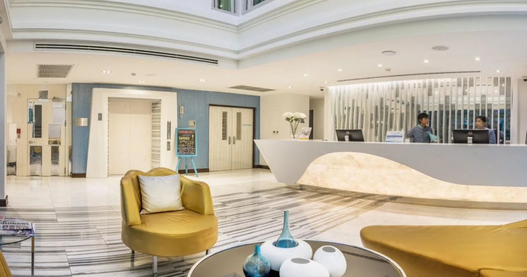 Lobby & Reception