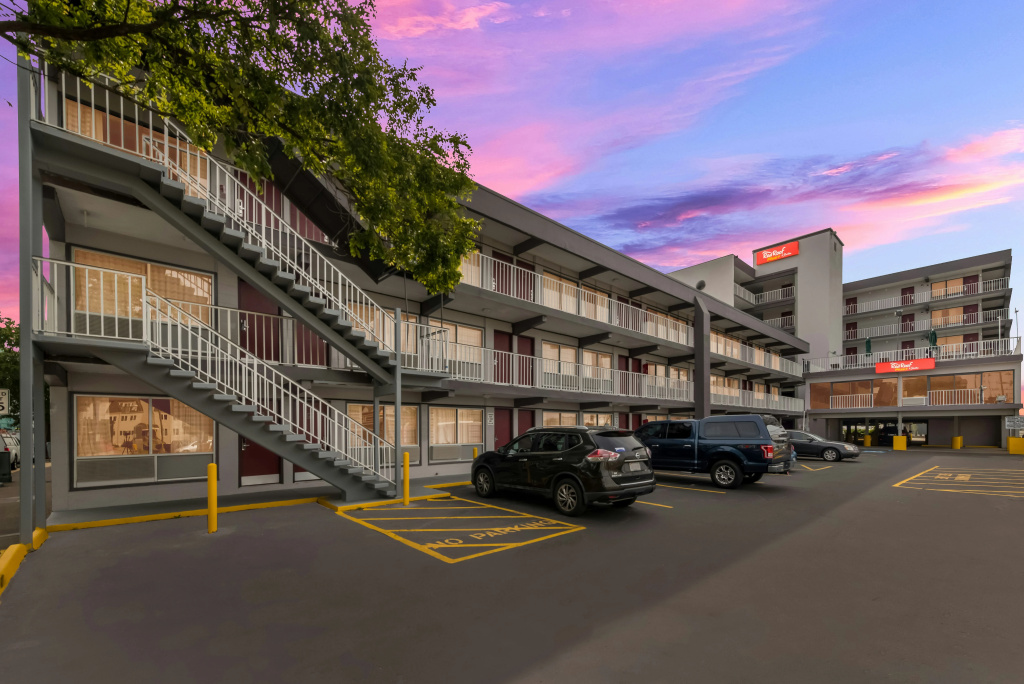 Red Roof Inn PLUS+ & Suites Virginia Beach – Seaside