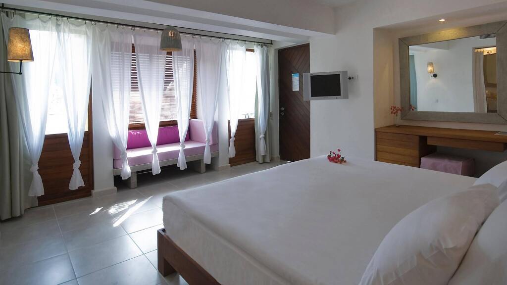 Hillside Beach Club image rooms