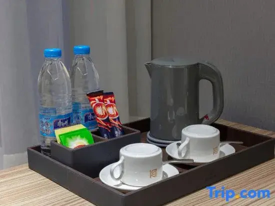 Food & Beverage