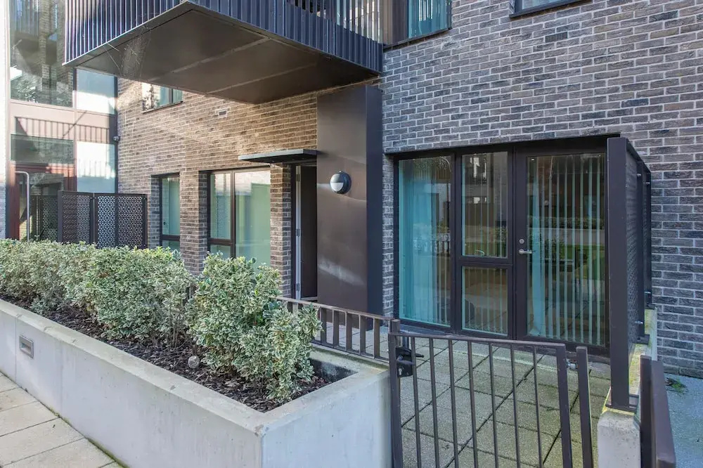 Stunning Luxury Stratford London 2 Bed Apartment