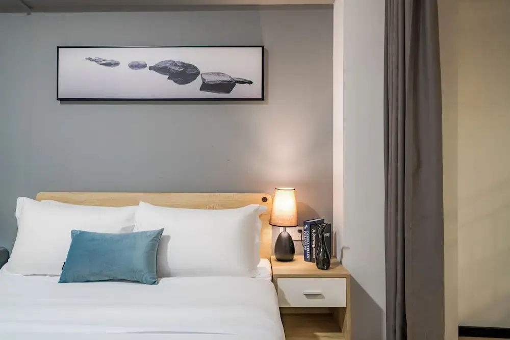 Economy room