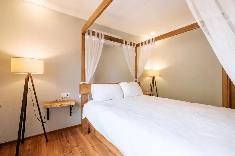 Standard Double room with balcony (full double bed)