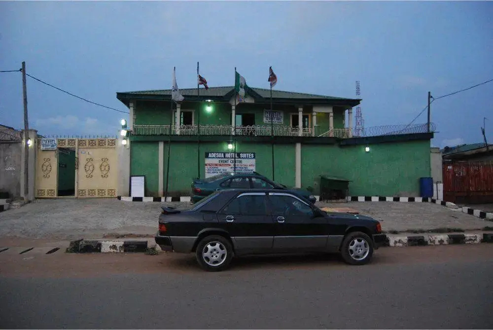 Adesua Hotel-Hostel