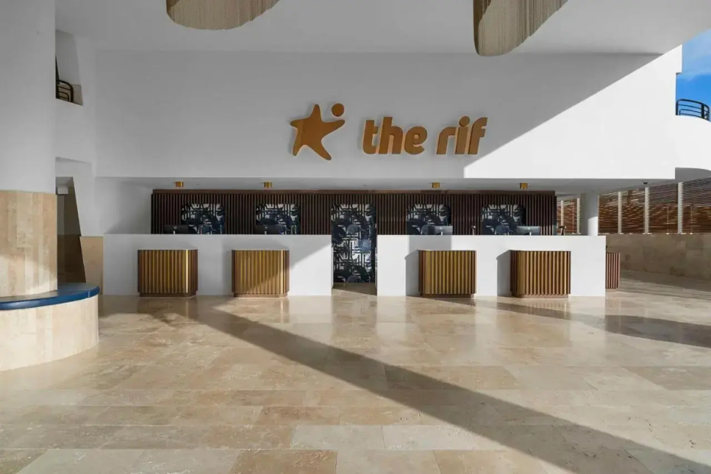 Lobby & Reception