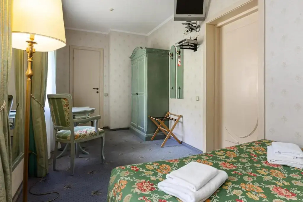 Standard Double room (full double bed)