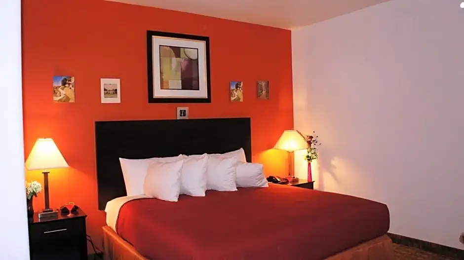 Double Suite (full double bed)