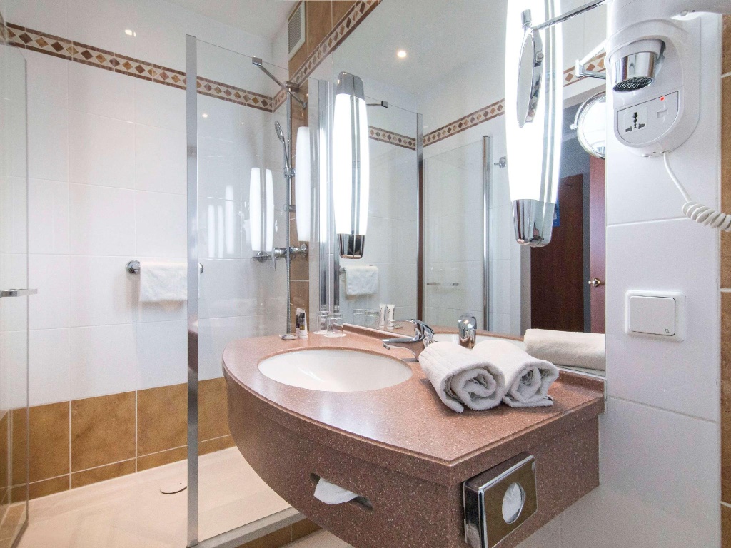 Standard Twin room (twin beds)