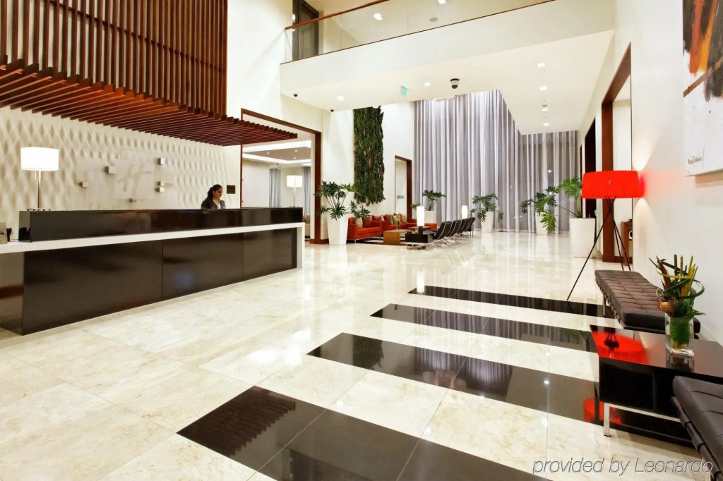 Lobby & Reception
