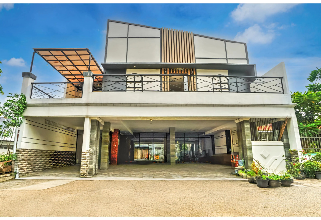 Hotel O near Ciputra World Surabaya formerly Darmo Residence