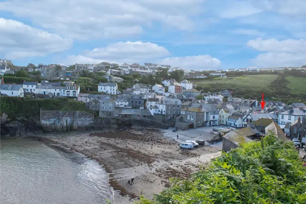 Lobster Cove, 50 yards from the sea