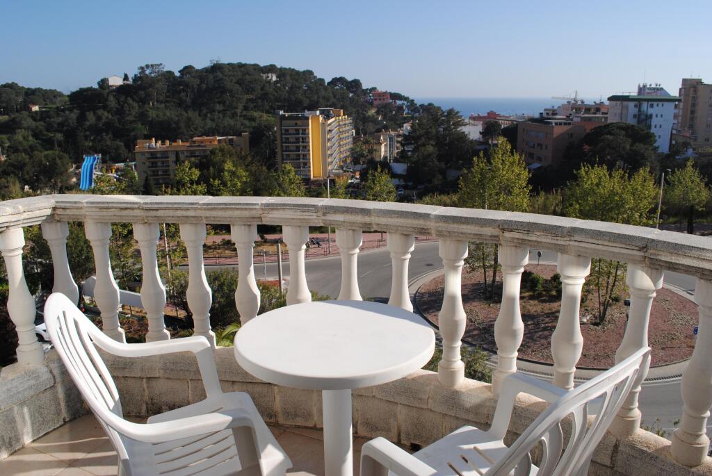 Bonsol Lloret by null