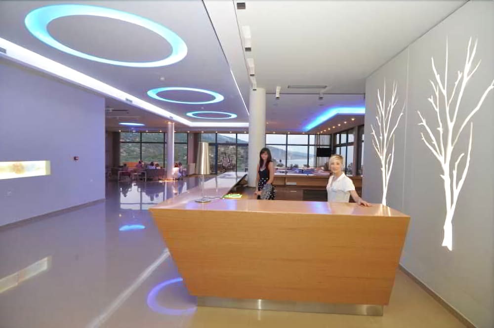 Aeolis Thassos Palace 4 *