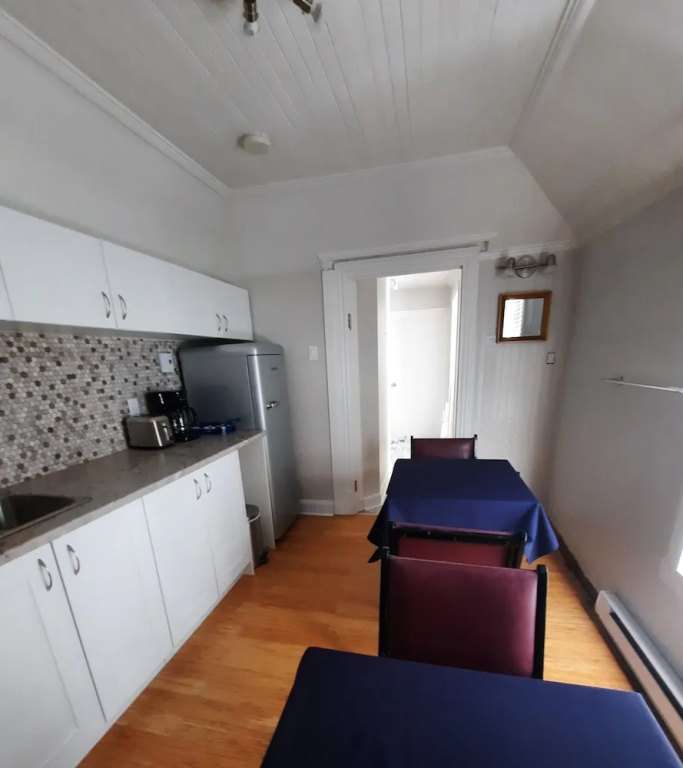 Economy room