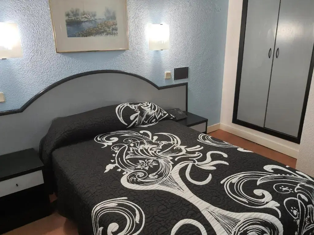 Economy Double room (full double bed)