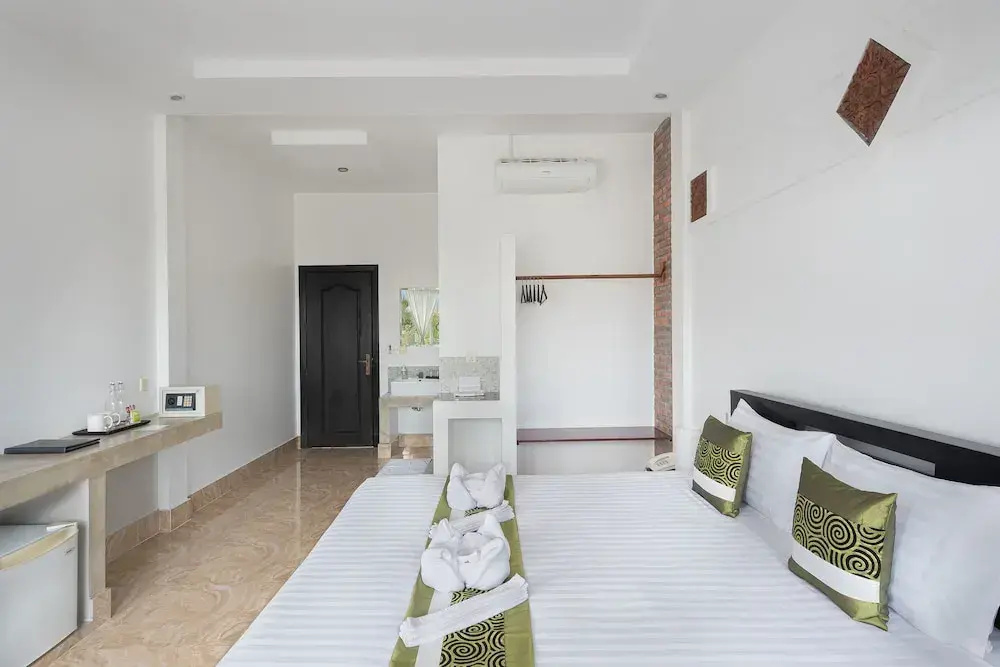 Superior Double room with view (full double bed)