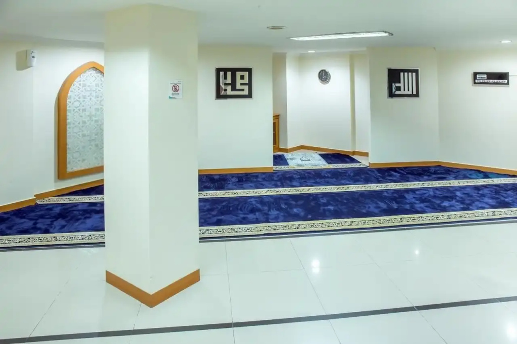 Lobby & Reception