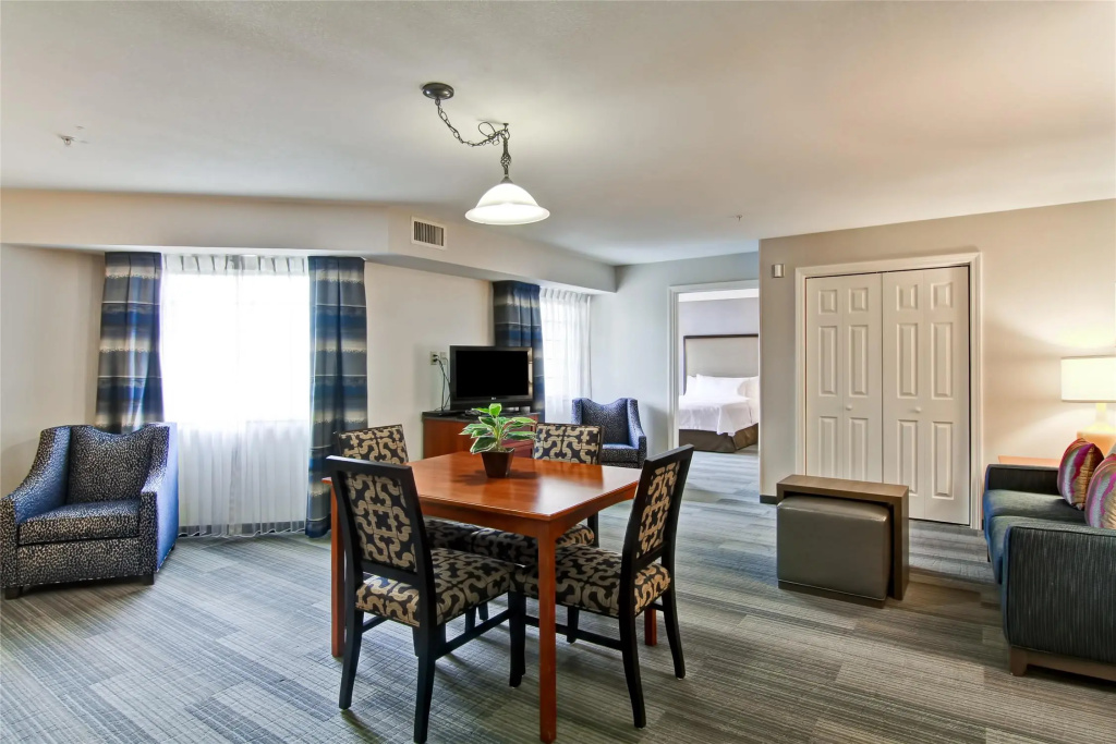 Homewood Suites by Hilton Stratford - Chambres