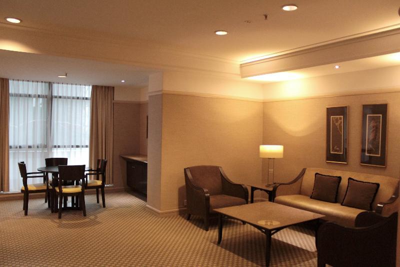 Pacific Regency Hotel Suites