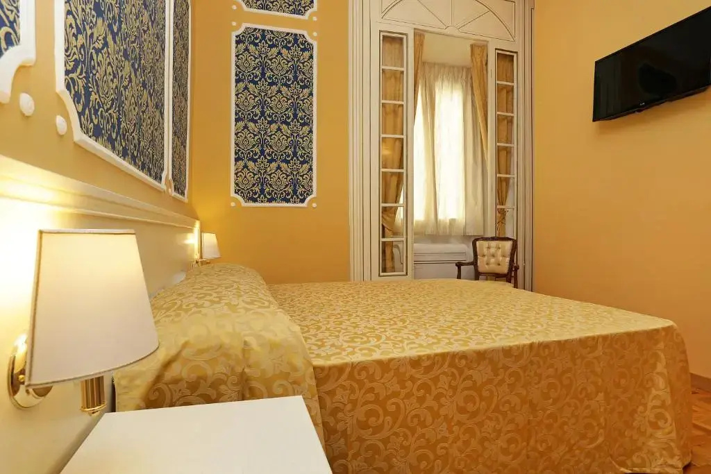 Superior Double room (full double bed)