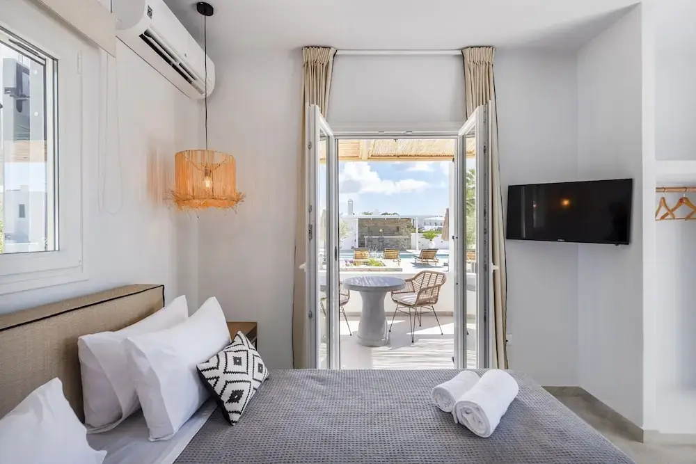 Double Junior Suite with balcony (full double bed)