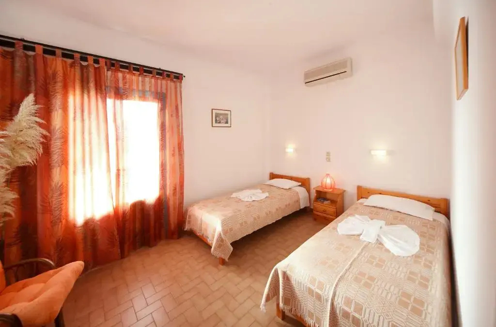 2 Bedrooms Apartment